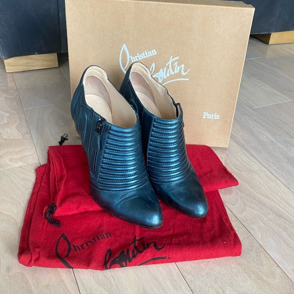 Christian Louboutin Sigourney ankle Booties 40 - Picture 2 of 9